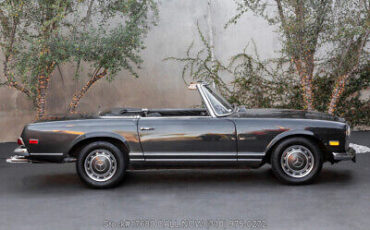 Mercedes-Benz-200-Series-1968-Gray-Other-Color-0-3