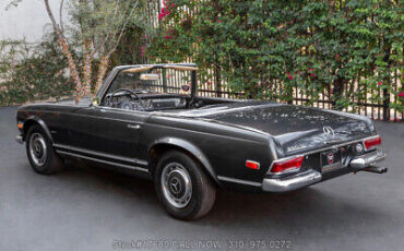 Mercedes-Benz-200-Series-1968-Gray-Other-Color-0-6