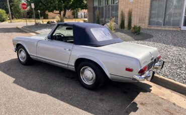 Mercedes-Benz-200-Series-1968-Silver-Blue-18755-18