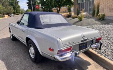 Mercedes-Benz-200-Series-1968-Silver-Blue-18755-34