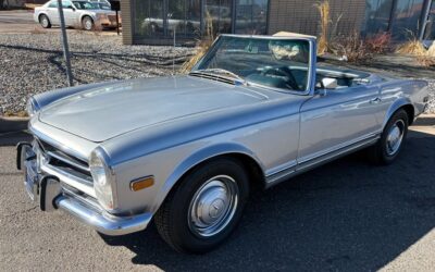 Mercedes-Benz 200-Series  1968 à vendre