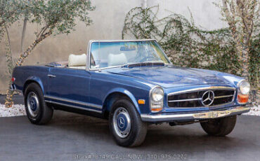 Mercedes-Benz 200-Series 1969