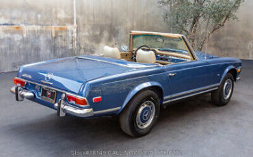 Mercedes-Benz-200-Series-1969-Blue-Other-Color-0-4