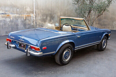 Mercedes-Benz-200-Series-1969-Blue-Other-Color-0-4