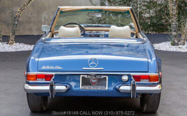 Mercedes-Benz-200-Series-1969-Blue-Other-Color-0-5