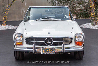 Mercedes-Benz-200-Series-1969-White-Other-Color-0-1