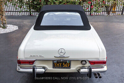 Mercedes-Benz-200-Series-1969-White-Other-Color-0-10