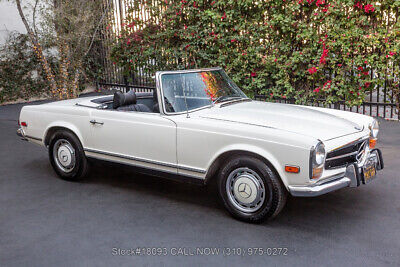 Mercedes-Benz-200-Series-1969-White-Other-Color-0-2