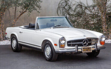 Mercedes-Benz 200-Series 1969