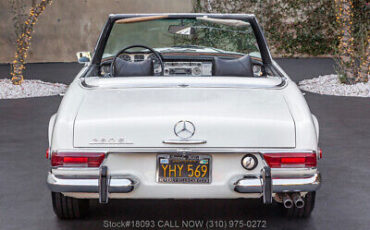 Mercedes-Benz-200-Series-1969-White-Other-Color-0-5