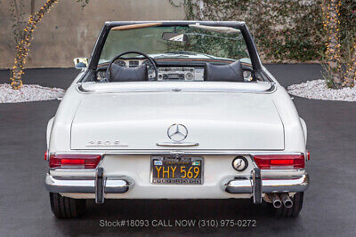 Mercedes-Benz-200-Series-1969-White-Other-Color-0-5