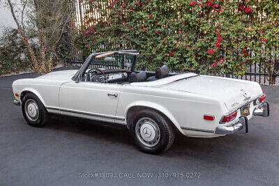 Mercedes-Benz-200-Series-1969-White-Other-Color-0-6