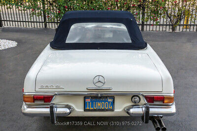 Mercedes-Benz-200-Series-1970-Gold-Other-Color-0-10