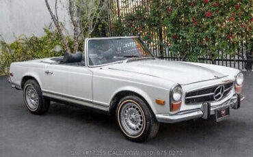 Mercedes-Benz-200-Series-1970-Gold-Other-Color-0-2