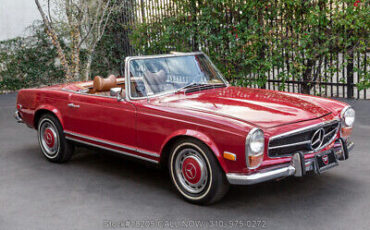 Mercedes-Benz-200-Series-1970-Red-Other-Color-0-2