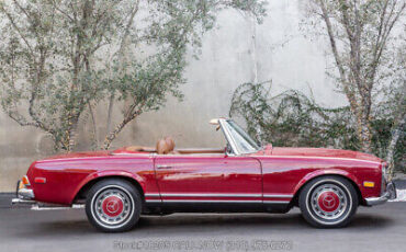 Mercedes-Benz-200-Series-1970-Red-Other-Color-0-3