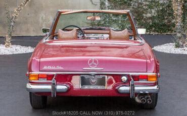 Mercedes-Benz-200-Series-1970-Red-Other-Color-0-5