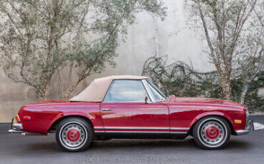 Mercedes-Benz-200-Series-1970-Red-Other-Color-0-9