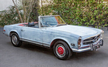 Mercedes-Benz-200-Series-1970-White-Other-Color-0-2