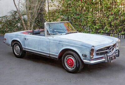 Mercedes-Benz-200-Series-1970-White-Other-Color-0-2