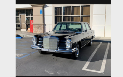 Mercedes-Benz 200-Series Berline 1967 à vendre