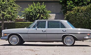 Mercedes-Benz-200-Series-Berline-1968-Gray-Gray-69590-10