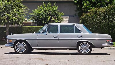 Mercedes-Benz-200-Series-Berline-1968-Gray-Gray-69590-10