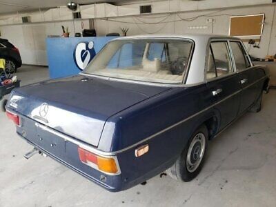 Mercedes-Benz-200-Series-Berline-1972-Blue-Gray-92669-3