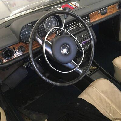 Mercedes-Benz-200-Series-Berline-1972-Blue-Gray-92669-5