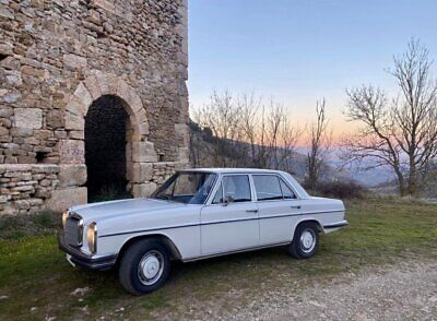 Mercedes-Benz-200-Series-Berline-1972-White-Blue-60400-2