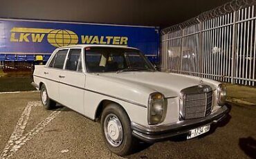 Mercedes-Benz-200-Series-Berline-1972-White-Blue-60400-5