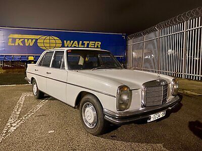 Mercedes-Benz-200-Series-Berline-1972-White-Blue-60400-5