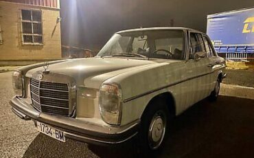 Mercedes-Benz-200-Series-Berline-1972-White-Blue-60400-6