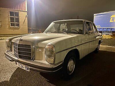 Mercedes-Benz-200-Series-Berline-1972-White-Blue-60400-6