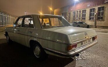 Mercedes-Benz-200-Series-Berline-1972-White-Blue-60400-7