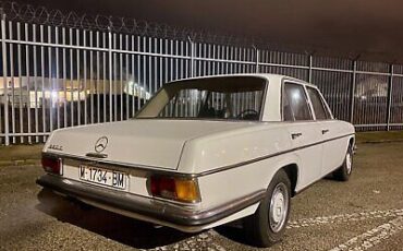 Mercedes-Benz-200-Series-Berline-1972-White-Blue-60400-8