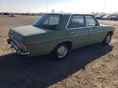 Mercedes-Benz-200-Series-Berline-1973-Green-Tan-125997-6