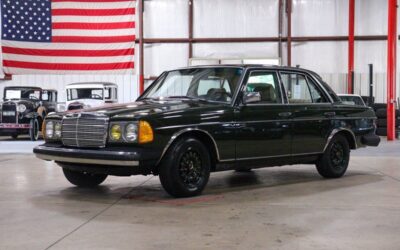 Mercedes-Benz 200-Series Berline 1983 à vendre