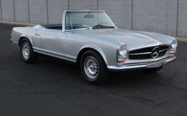 Mercedes-Benz-200-Series-Cabriolet-1967-Silver-Blue-112913-13