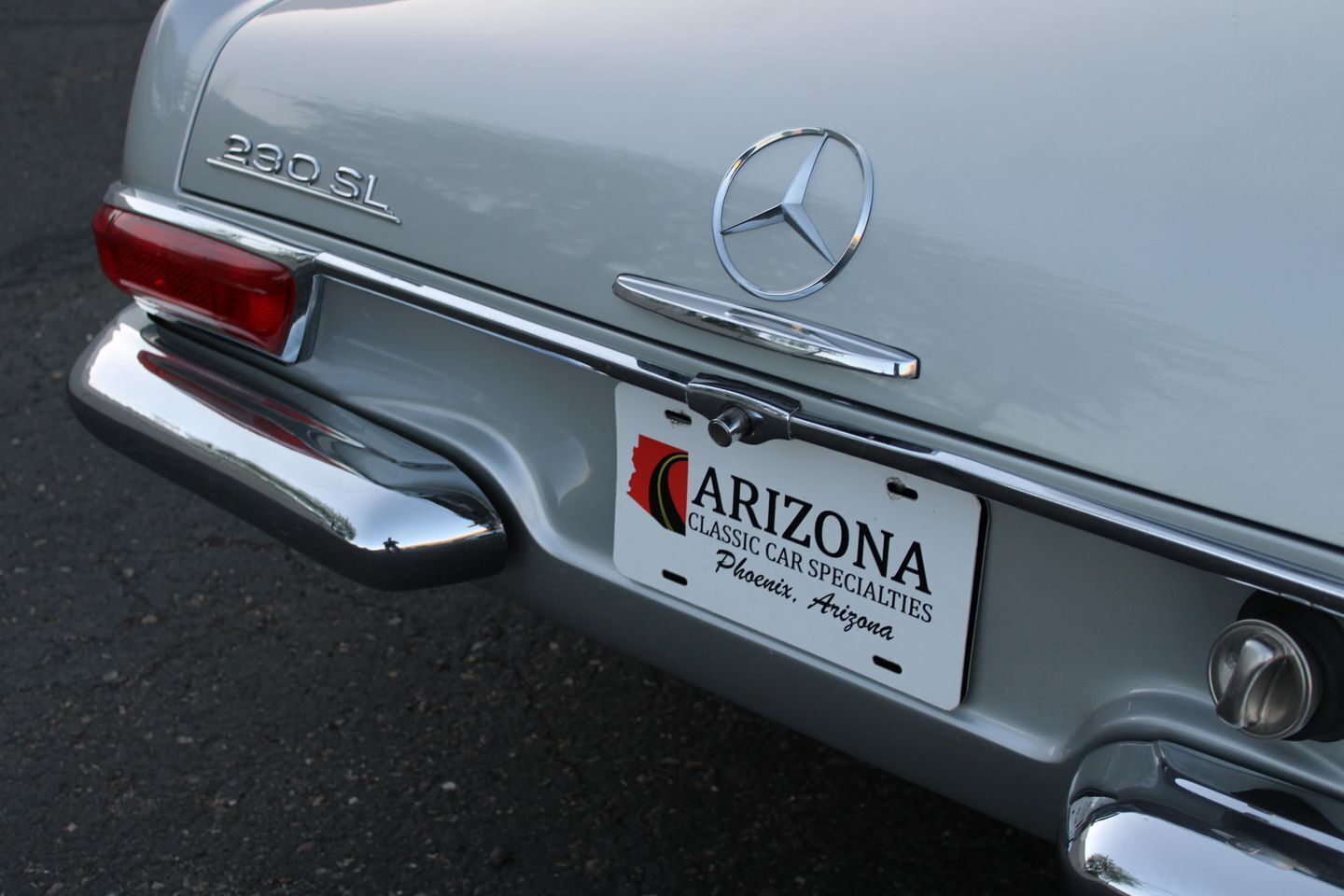 Mercedes-Benz-200-Series-Cabriolet-1967-Silver-Blue-112913-2