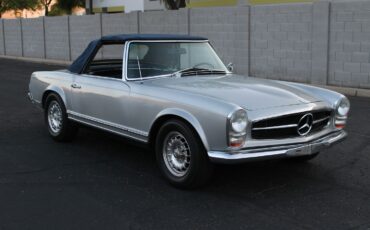 Mercedes-Benz-200-Series-Cabriolet-1967-Silver-Blue-112913-5