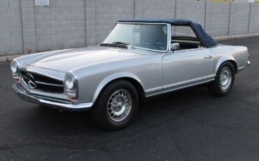 Mercedes-Benz-200-Series-Cabriolet-1967-Silver-Blue-112913-9