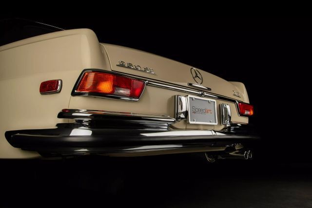 Mercedes-Benz-200-Series-Cabriolet-1971-144157-13