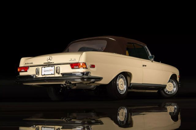 Mercedes-Benz-200-Series-Cabriolet-1971-144157-5