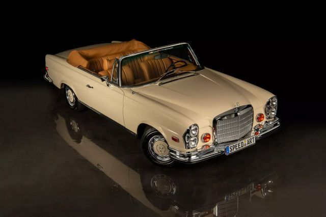 Mercedes-Benz-200-Series-Cabriolet-1971-144157-6