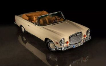 Mercedes-Benz-200-Series-Cabriolet-1971-144157-6