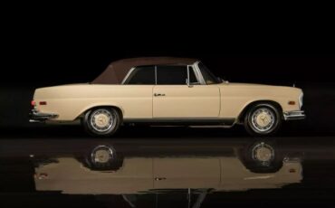 Mercedes-Benz-200-Series-Cabriolet-1971-144157-8