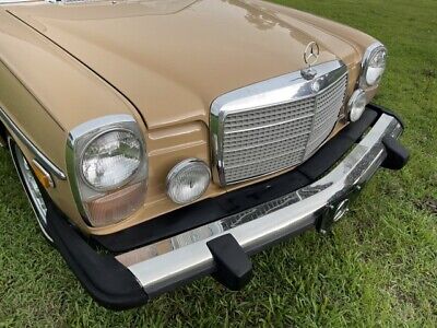 Mercedes-Benz-200-Series-Coupe-1976-Brown-Tan-40527-15