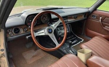 Mercedes-Benz-200-Series-Coupe-1976-Brown-Tan-40527-20