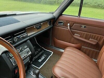 Mercedes-Benz-200-Series-Coupe-1976-Brown-Tan-40527-21